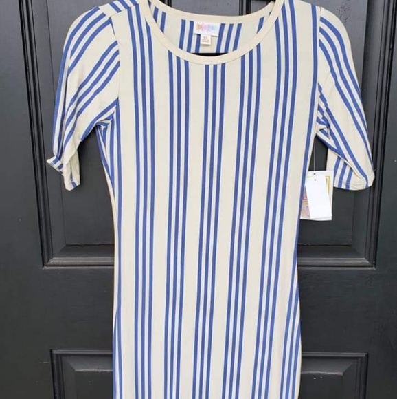 LuLaRoe Dresses & Skirts - Nwt LuLaroe Julia dress